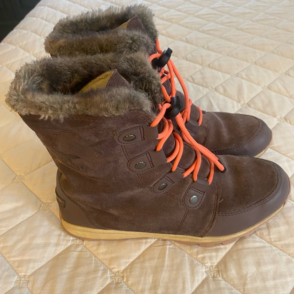 Sorel Brown Suede Winter Boots with Orange Laces